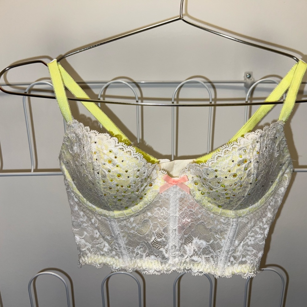 Victoria Secret Lace Dream Angels Demi Bra 32B